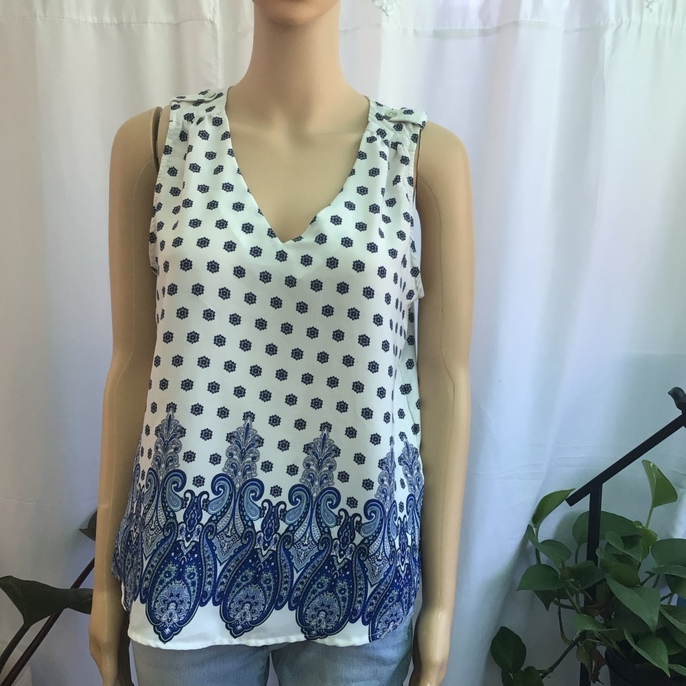 Vintage Forever 21 Blue and White Patterned Women's Top